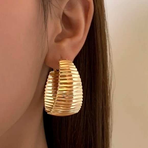 *Neci* Bangle Earrings - Picture 4 of 6